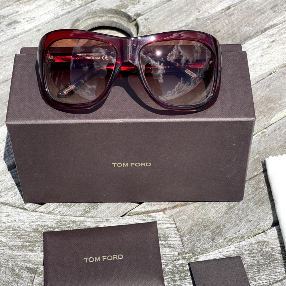 TOM FORD Vintage TF63 TATIANA Sunglasses in 211 SHINY ROSE - New in Box - Picture 3 of 9